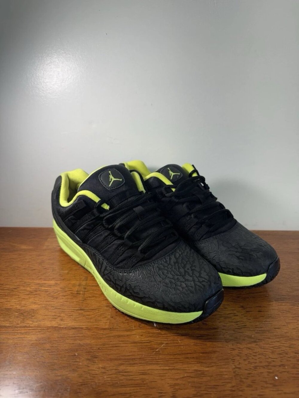 Air Jordan CMFT Viz Air 11 GS 6.5Y Black Volt 428833-002 Vintage
